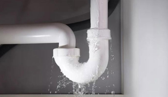 Water leaking from pipe